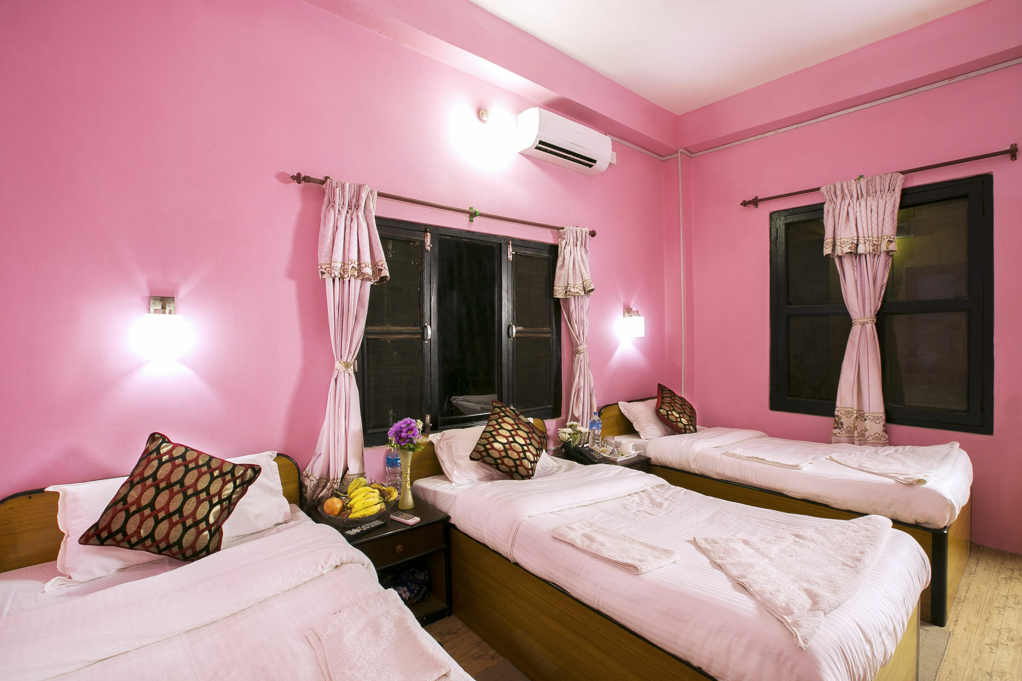 Sauraha Nana Hotel Exteriör bild